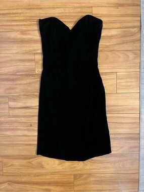 Scott McClintock Black Strapless Velvet Mini Dress